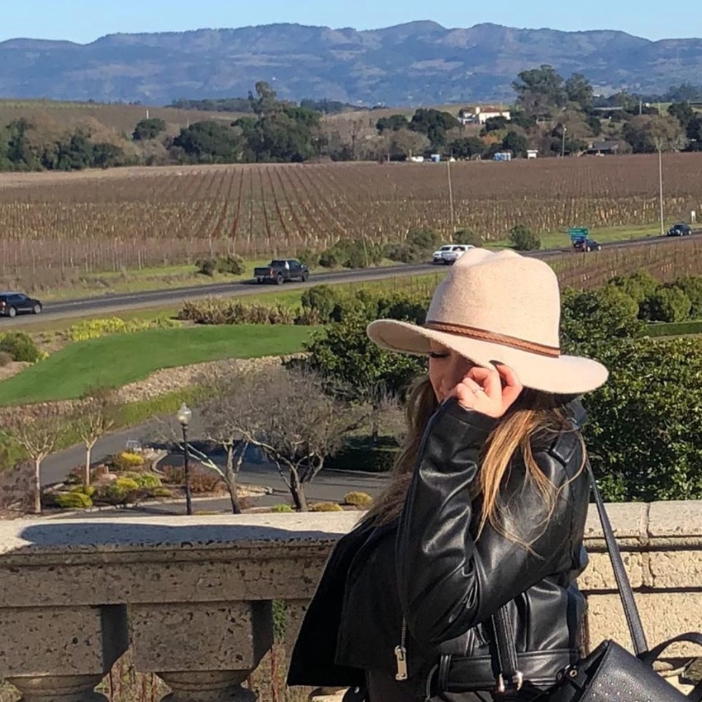 Meet your Posher, Alexandra